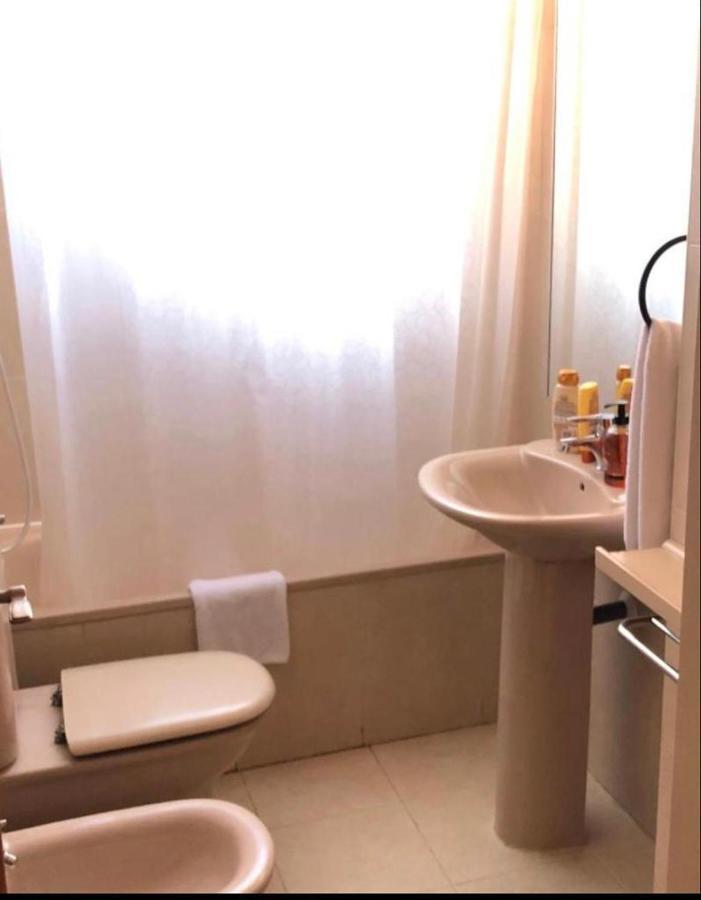 Suites Madrid Belfast 13 Ifema Airport Екстер'єр фото