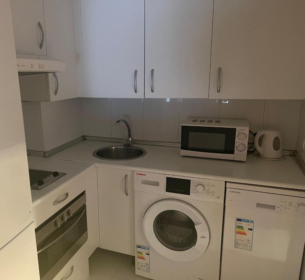 Suites Madrid Belfast 13 Ifema Airport Екстер'єр фото